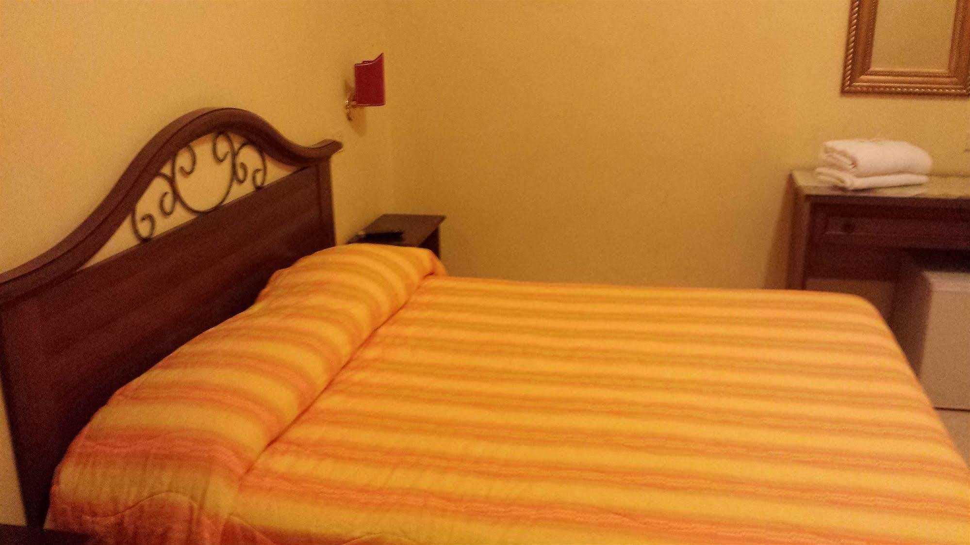 Hostel Cosmos روما المظهر الخارجي الصورة